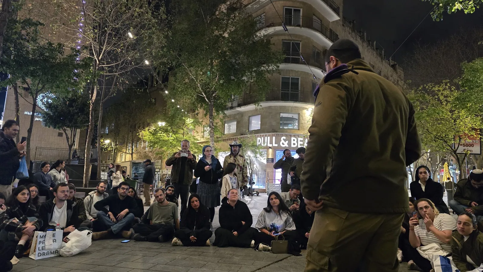 ערב יום הזיכרון בכיכר ציון